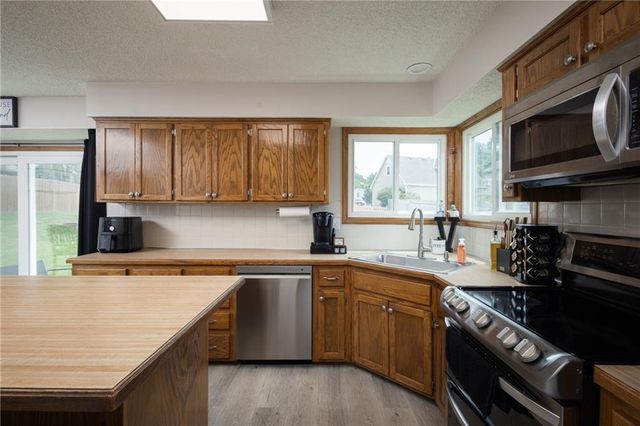 3700 SW 11th Street, Blue Springs, MO 64015