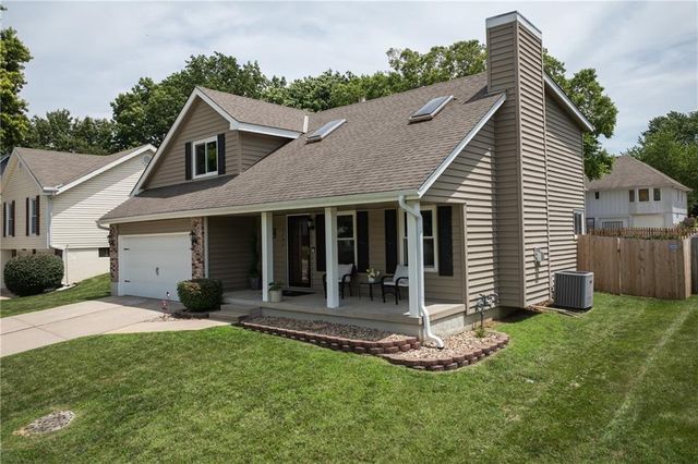 3700 SW 11th Street, Blue Springs, MO 64015