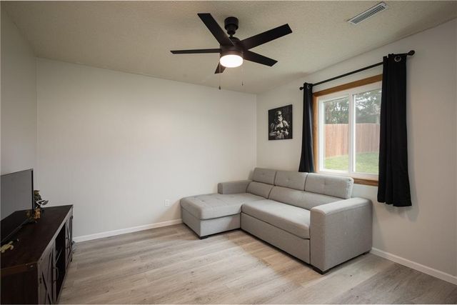 3700 SW 11th Street, Blue Springs, MO 64015