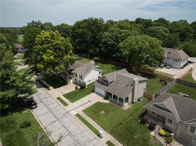 3700 SW 11th Street, Blue Springs, MO 64015
