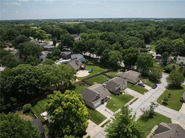 3700 SW 11th Street, Blue Springs, MO 64015