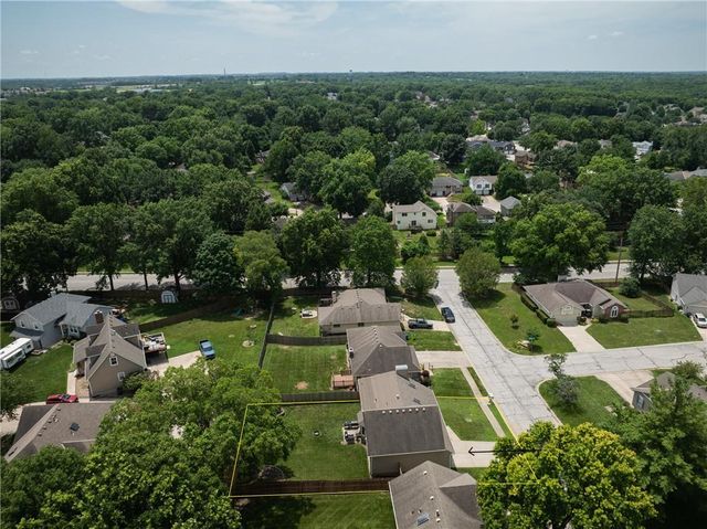 3700 SW 11th Street, Blue Springs, MO 64015