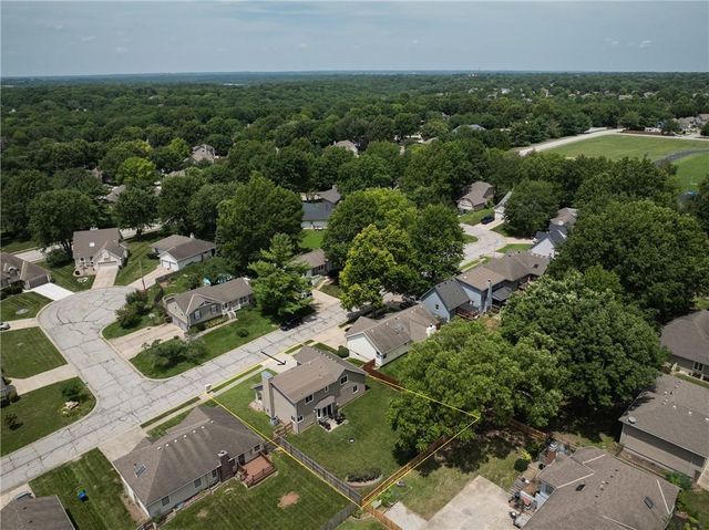 3700 SW 11th Street, Blue Springs, MO 64015
