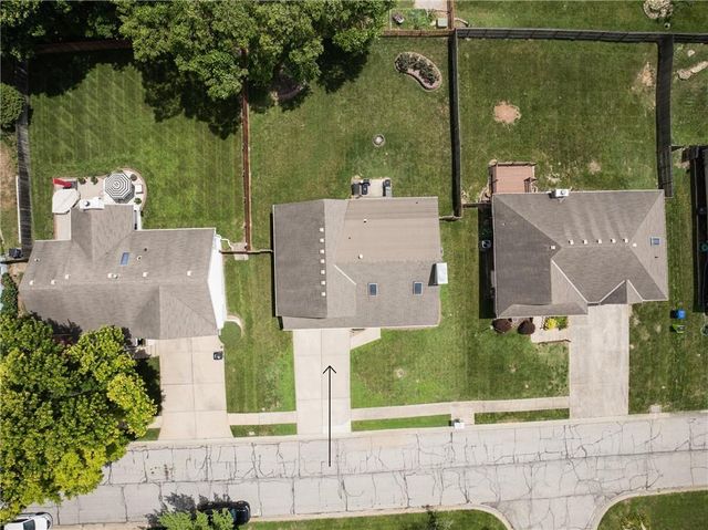 3700 SW 11th Street, Blue Springs, MO 64015