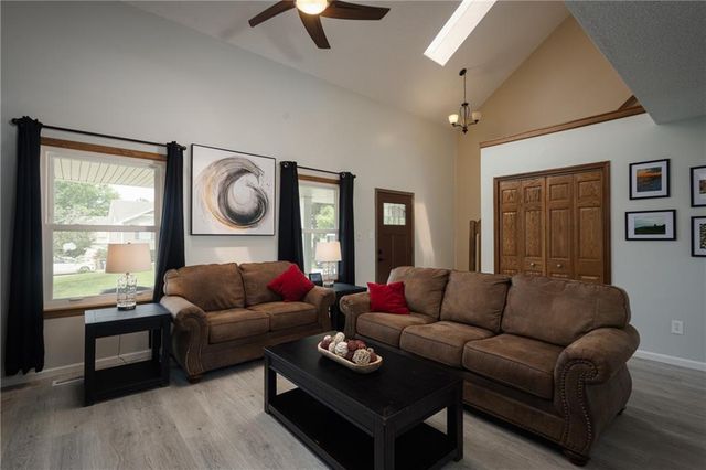 3700 SW 11th Street, Blue Springs, MO 64015