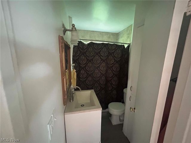 5220 Royalwood Road, North Royalton, OH 44133