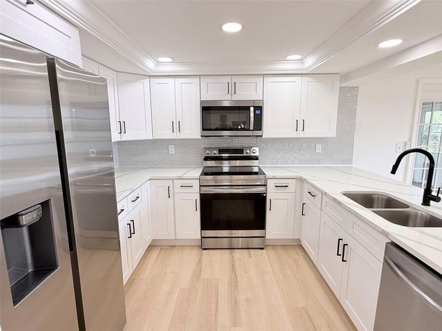 8512 LONGBOAT LANE, Hudson, FL 34667