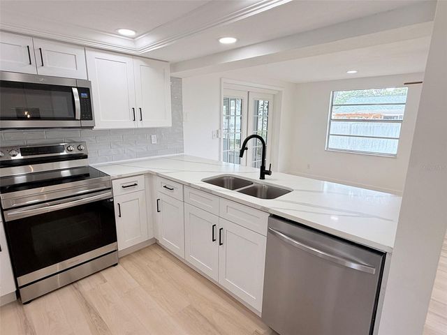 8512 LONGBOAT LANE, Hudson, FL 34667