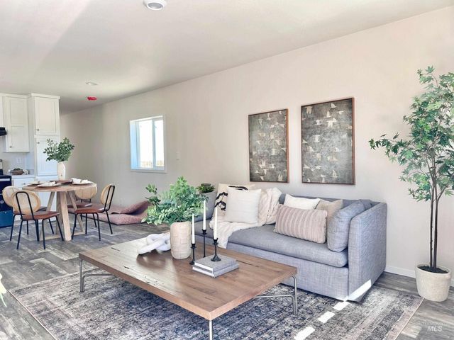 370 W 12th S 3, Mountain Home, ID 83647