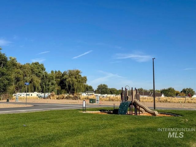 370 W 12th S 3, Mountain Home, ID 83647