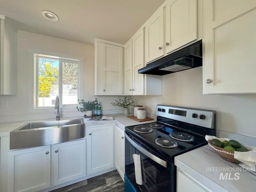 370 W 12th S 3, Mountain Home, ID 83647