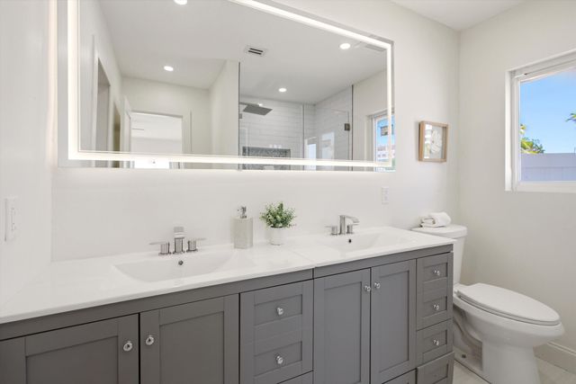 401 NW 3rd Place, Dania Beach, FL 33004
