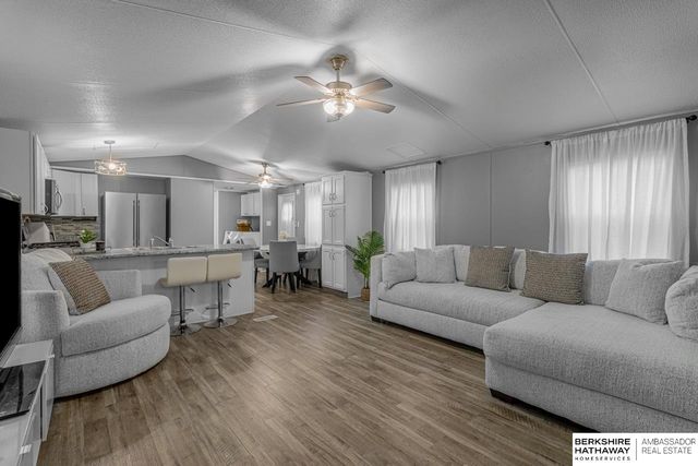 1021 Gordon Drive, Lincoln, NE 68522