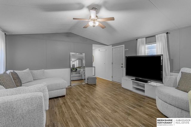 1021 Gordon Drive, Lincoln, NE 68522