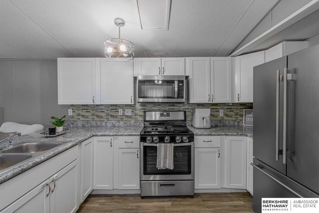 1021 Gordon Drive, Lincoln, NE 68522