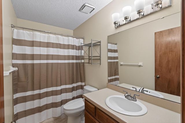 3306 Greenbrier Street 3306D, Vadnais Heights, MN 55127