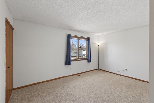 3306 Greenbrier Street 3306D, Vadnais Heights, MN 55127