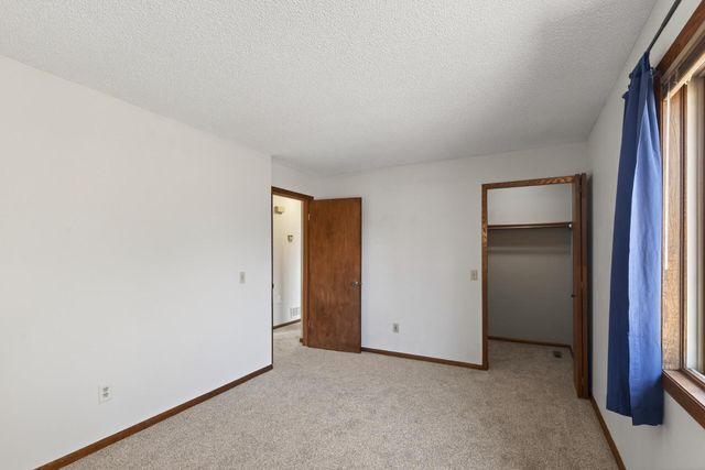 3306 Greenbrier Street 3306D, Vadnais Heights, MN 55127