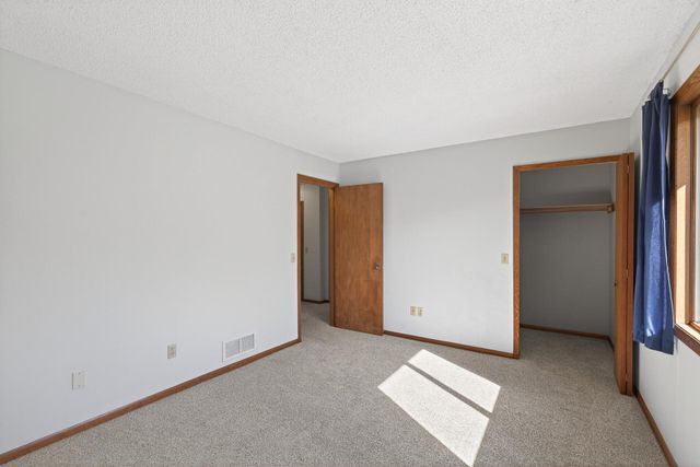 3306 Greenbrier Street 3306D, Vadnais Heights, MN 55127