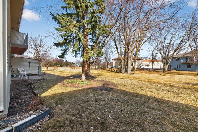 3306 Greenbrier Street 3306D, Vadnais Heights, MN 55127