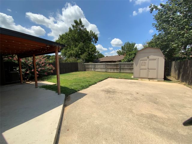 2313 Dalewood Lane, Bedford, TX 76022