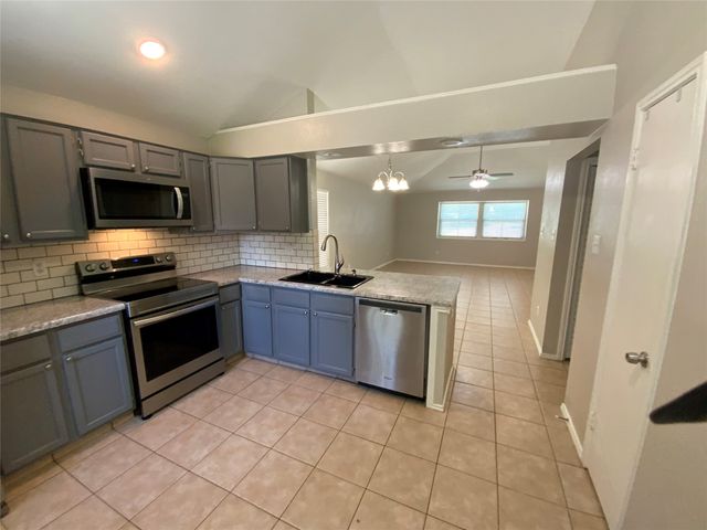2313 Dalewood Lane, Bedford, TX 76022