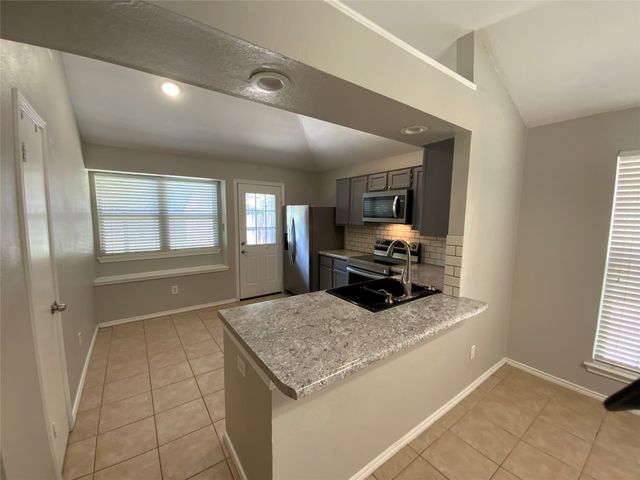 2313 Dalewood Lane, Bedford, TX 76022