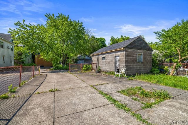 1823 Whitney Avenue, Niagara Falls, NY 14301