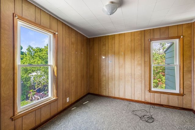 1823 Whitney Avenue, Niagara Falls, NY 14301