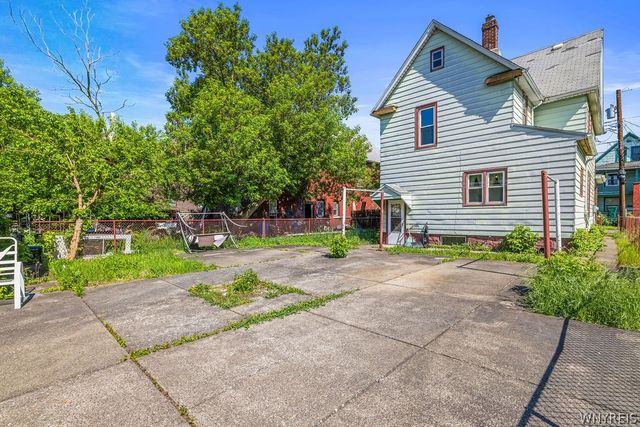 1823 Whitney Avenue, Niagara Falls, NY 14301