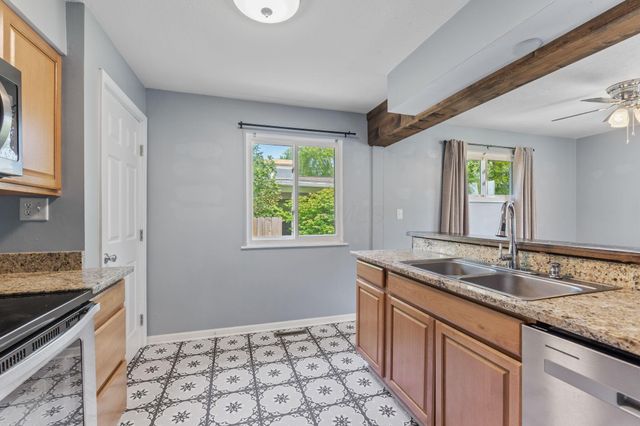 2804 Kingston Avenue, Grove City, OH 43123