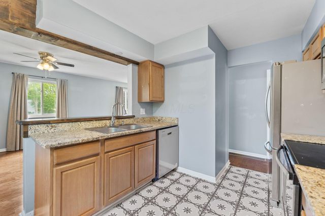 2804 Kingston Avenue, Grove City, OH 43123