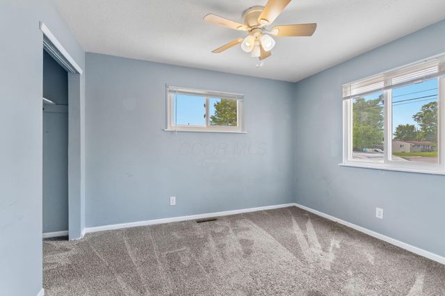 2804 Kingston Avenue, Grove City, OH 43123