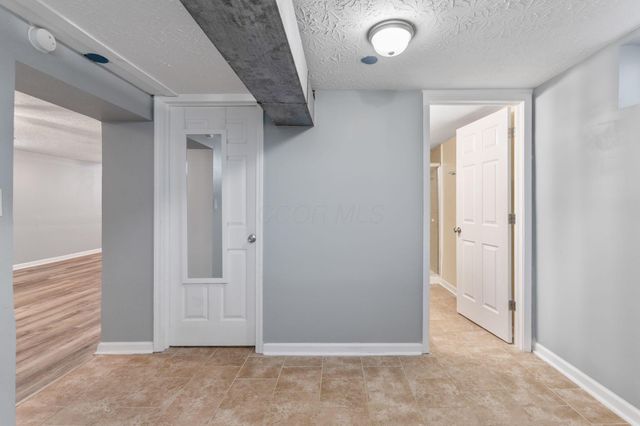 2804 Kingston Avenue, Grove City, OH 43123