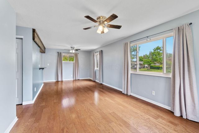 2804 Kingston Avenue, Grove City, OH 43123