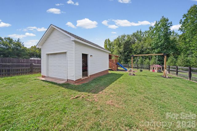 708 Paint Circle, Oakboro, NC 28129