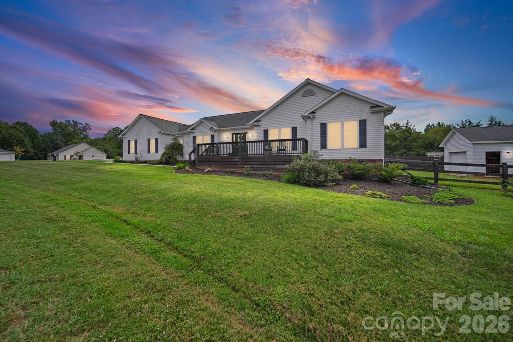 708 Paint Circle, Oakboro, NC 28129