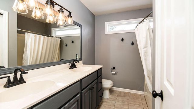 2550 Willow View Drive, Jenison, MI 49428