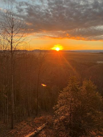 563 Mountain Top Drive, Murphy, NC 28906
