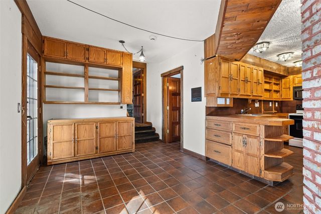 5425 Atchinson Drive SE, Olympia, WA 98513