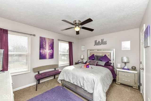 10626 E Creekside Woods Drive, Indianapolis, IN 46239