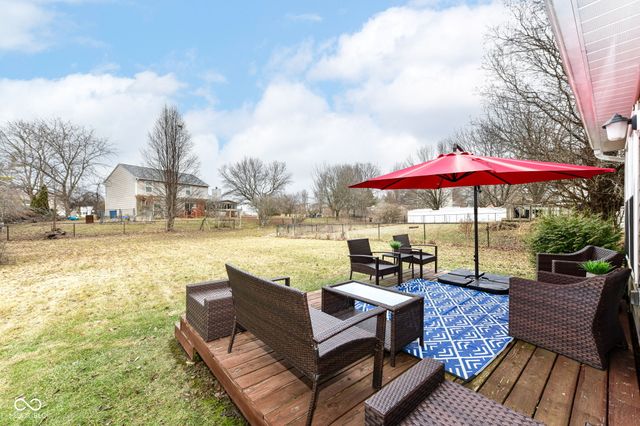 10626 E Creekside Woods Drive, Indianapolis, IN 46239