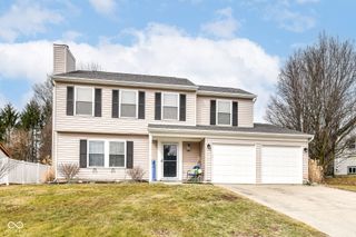 10626 E Creekside Woods Drive, Indianapolis, IN 46239