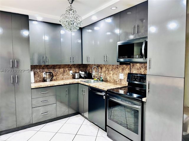 1817 S Ocean Dr 823, Hallandale Beach, FL 33009