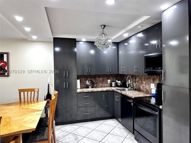 1817 S Ocean Dr 823, Hallandale Beach, FL 33009
