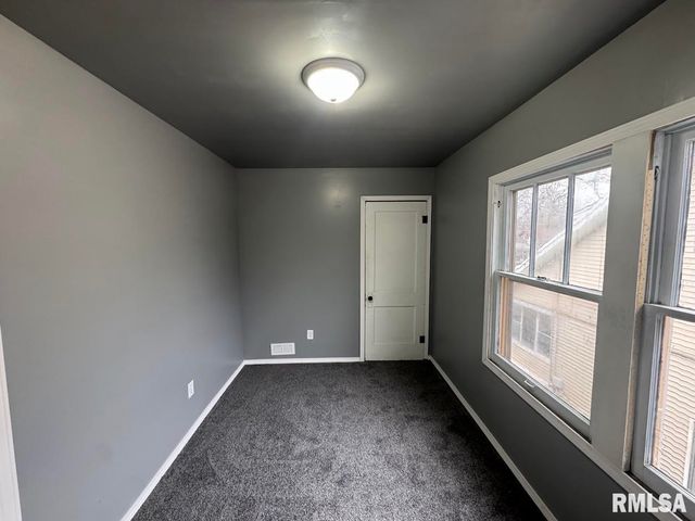 2134 N BIGELOW Street, Peoria, IL 61604