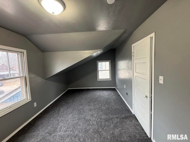 2134 N BIGELOW Street, Peoria, IL 61604