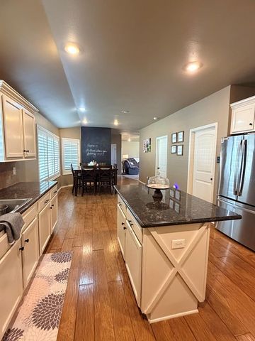 702 Shepherd Circle, Andrews, TX 79714