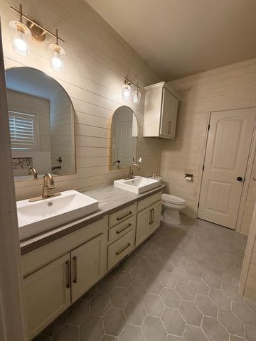 702 Shepherd Circle, Andrews, TX 79714