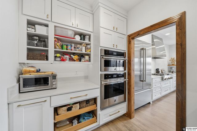 17211 S 38 Street, Roca, NE 68430